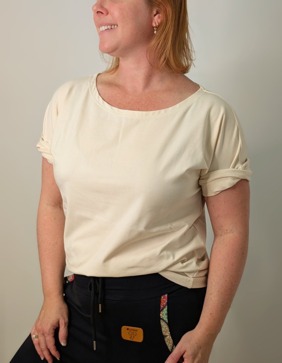 🌿 T-shirt BELLA – Confort Élégant en Bambou - Spandex - Coeur Elephant Clothing🌿 T-shirt BELLA – Confort Élégant en Bambou - SpandexTShirtCoeur Elephant ClothingCoeur Elephant ClothingBeigeXS🌿 T-shirt BELLA – Confort Élégant en Bambou - Spandex
