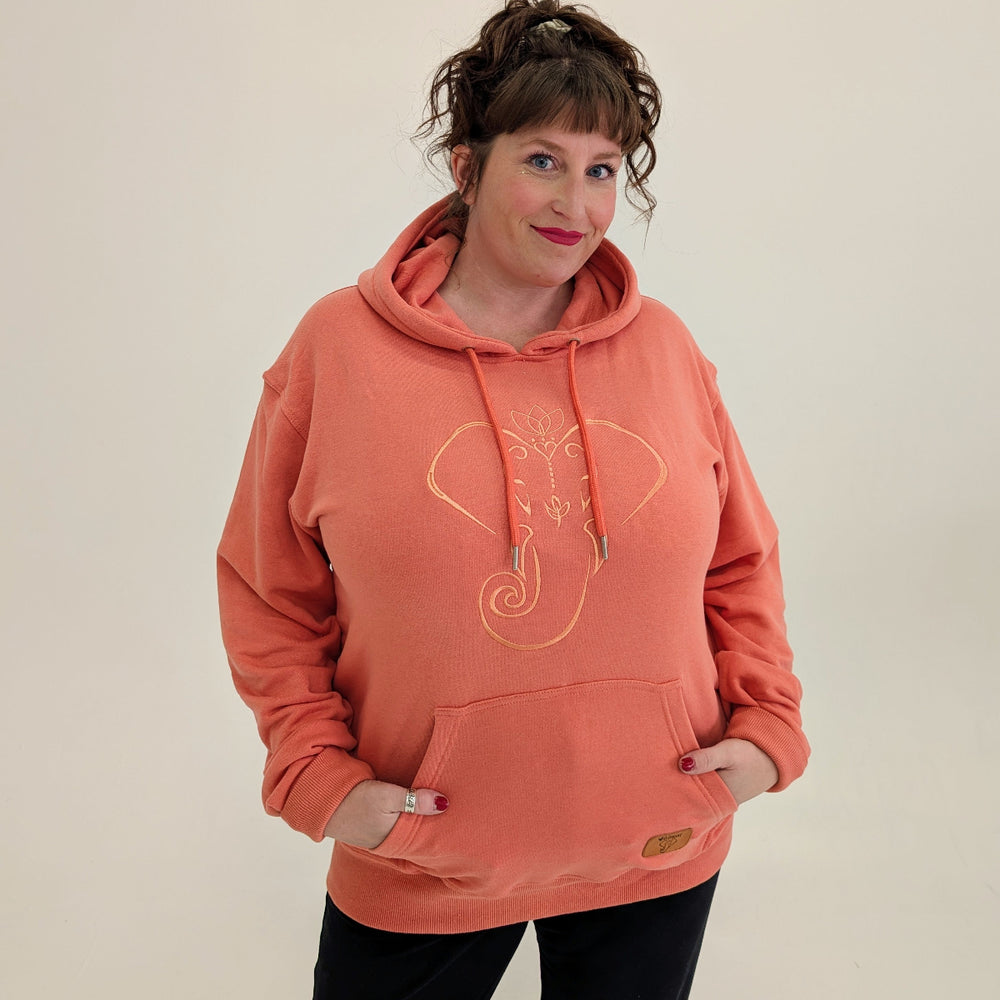 
                  
                    capuchon embossé coeur éléphant, hoodie coton ouaté femme fait au québec avec amour doux confortable et durable parfait pour cadeau
                  
                