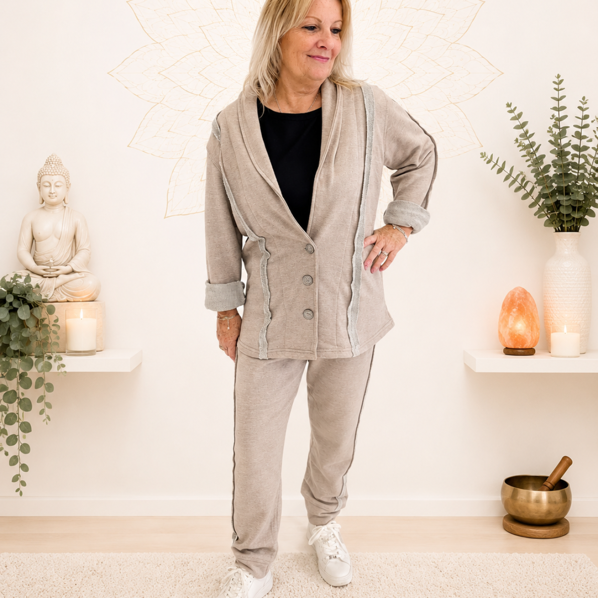 
                  
                    coeur elephant design in qc fashion set coton ouaté gris ou noir ultra confortable veston manche longues avec pantalon ajusté pour femmes bouton
                  
                